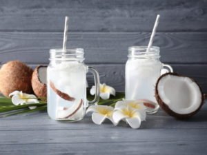 agua- comprar-leite-beneficios-a-saude-natural-calorias-em-agua-castanha-banana